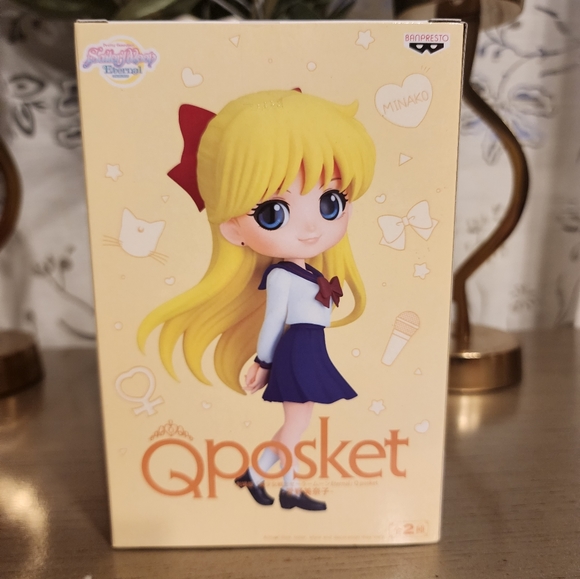 Q Posket Sailor Moon Statue Figure + Luna New - Picture 5 of 8